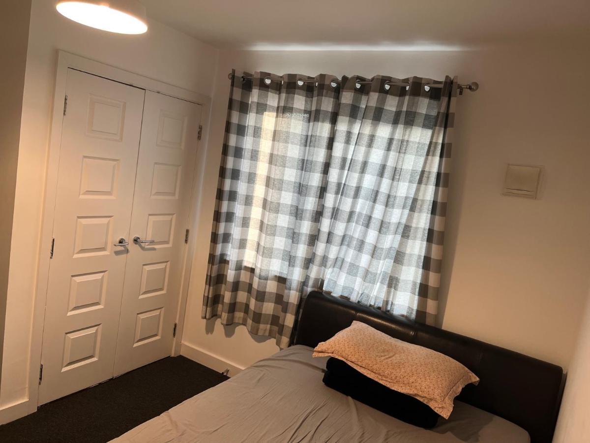 Double Bedroom With Ensuite Илфорд Екстериор снимка